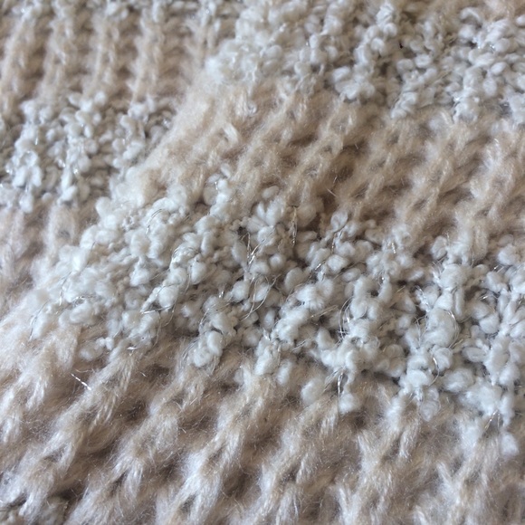 Double Loop Scarf - Picture 6 of 8